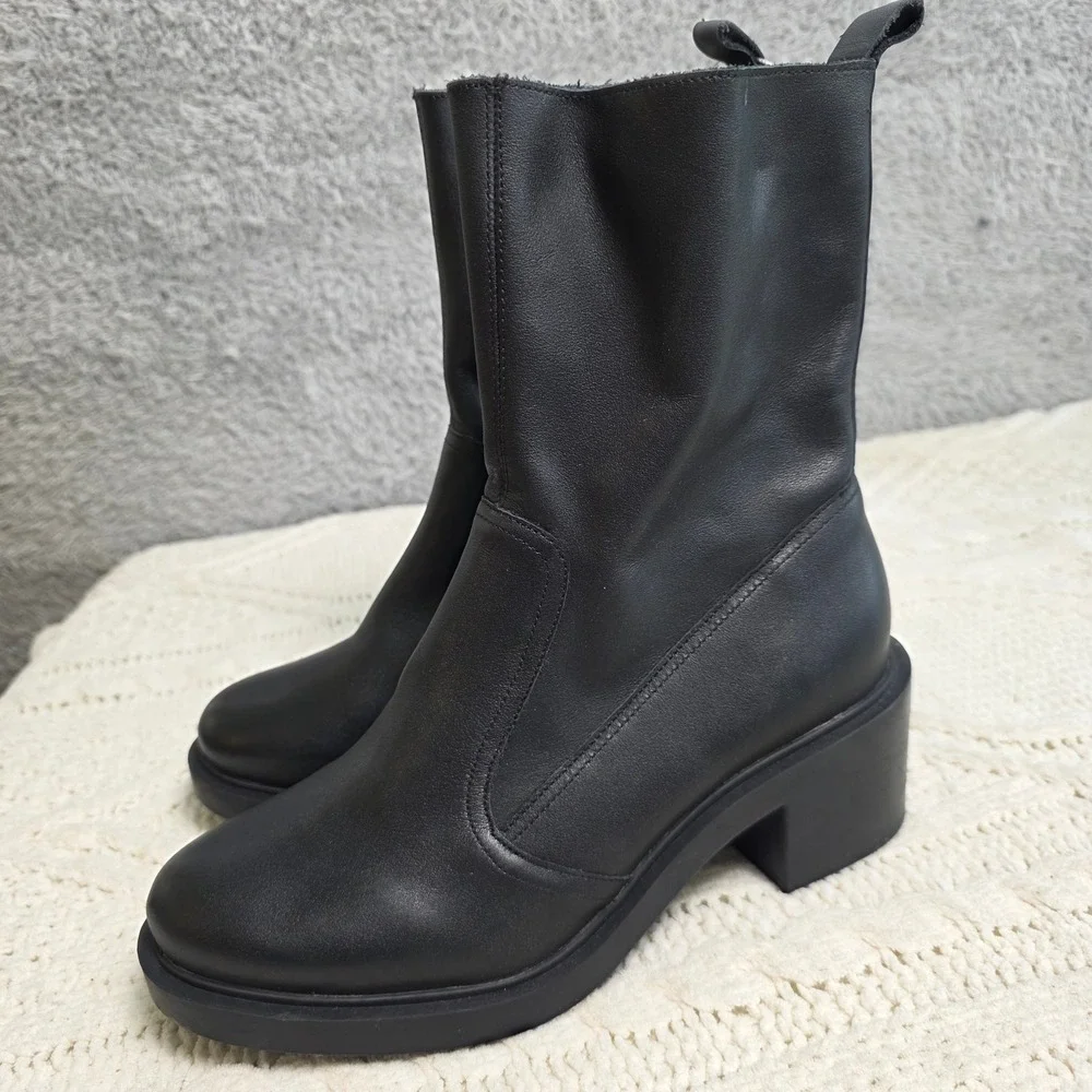 André Assous Black Soft Leather Chunky Heel High Ankle Boots Size 8M Booties NEW